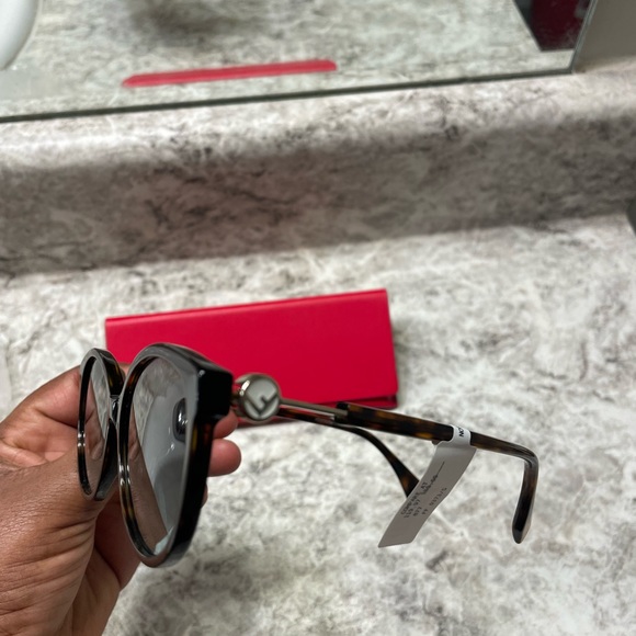 Brown Fendi sunglasses, brand new never worn. 100% authentic main image 4
